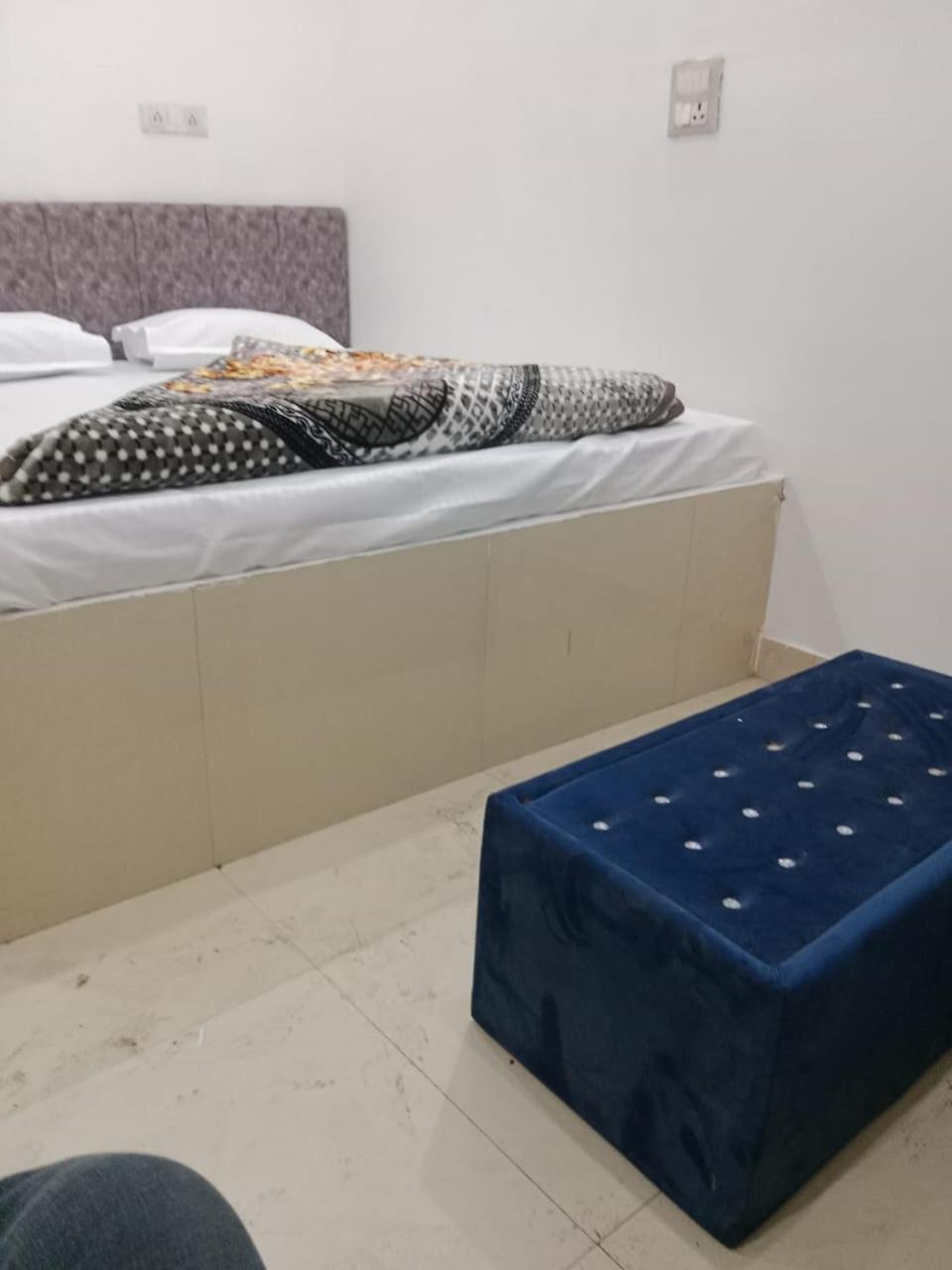 Guest house Four Seasons Hotal Varanasi